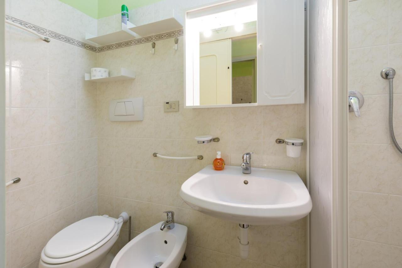 163 - Sunshine Suite 4 Fronte Vista Mare, 100M Spiaggia Sanremo Exterior photo